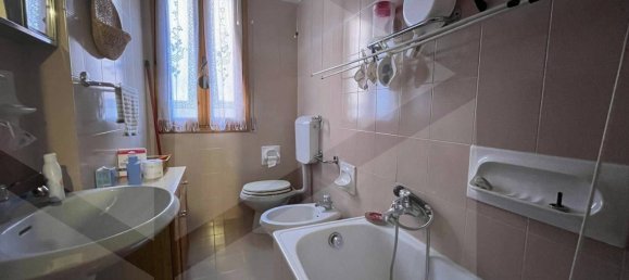 4 rooms Apartment in Bologna, Italy No. 191356 5