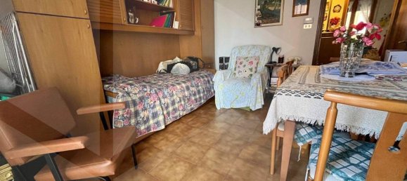 4 rooms Apartment in Bologna, Italy No. 191356 4