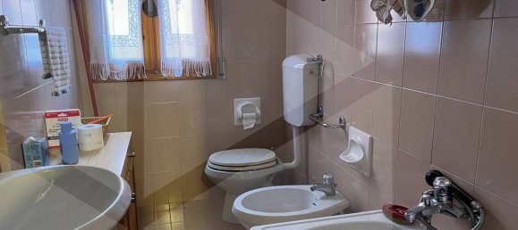 4 rooms Apartment in Bologna, Italy No. 191356 6