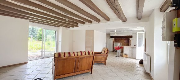 1 bedroom House in Hommes, France No. 62608 3