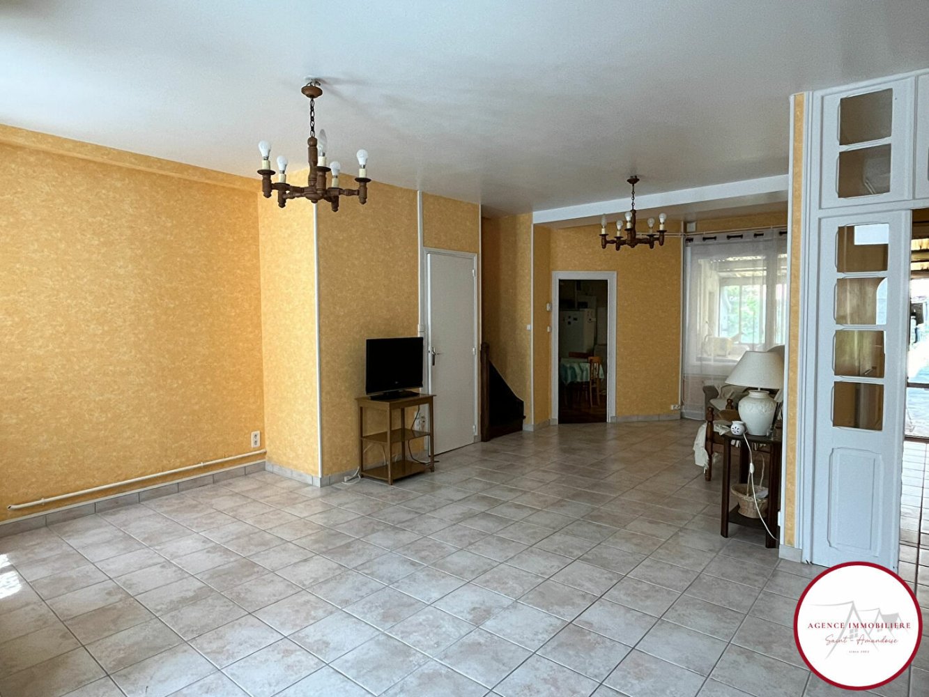 Casa de 3 dormitorios en Saint-Amand-Montrond, France No. 73946