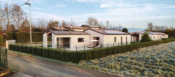 4 rooms Villa in Desenzano del Garda, Italy No. 38982 3