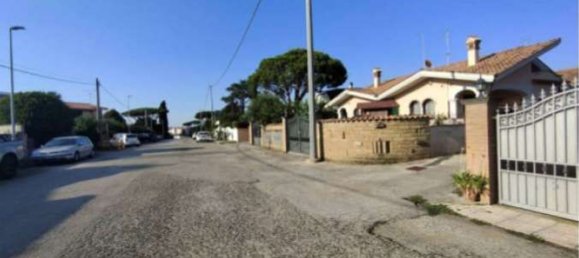 Дом с 5 комнатами в Ардеа, Италия № 12462 2