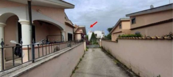 Дом с 5 комнатами в Ардеа, Италия № 12462 5