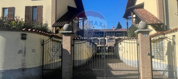 3 bedrooms Apartment in Pozzo d'Adda, Italy No. 20349 13
