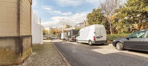 2 bedrooms House in Lisbon, Portugal No. 46431 25