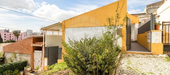 2 bedrooms House in Lisbon, Portugal No. 46431 23