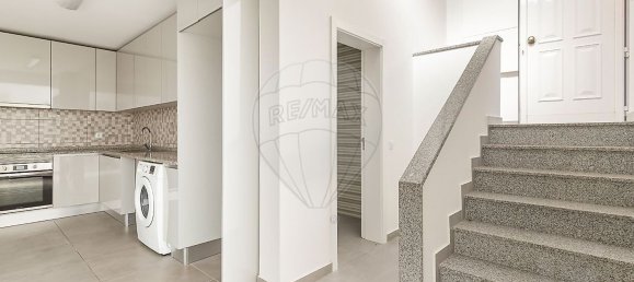 2 bedrooms House in Lisbon, Portugal No. 46431 4