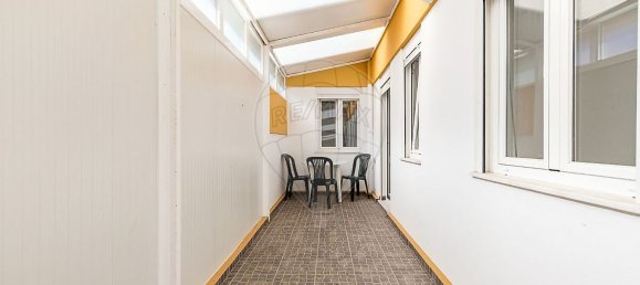 2 bedrooms House in Lisbon, Portugal No. 46431 20