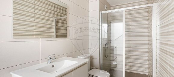 2 bedrooms House in Lisbon, Portugal No. 46431 19