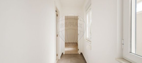 2 bedrooms House in Lisbon, Portugal No. 46431 10