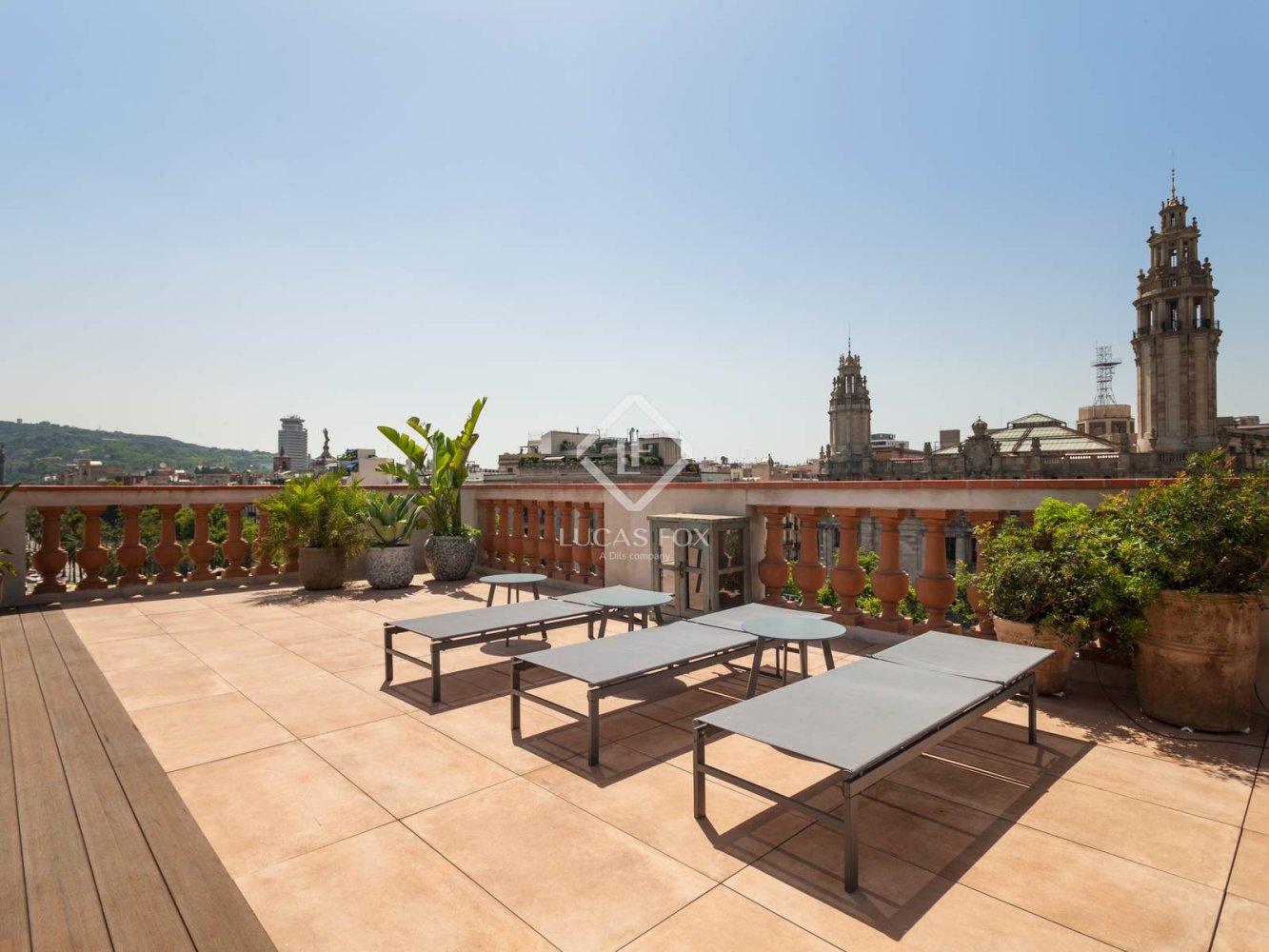 Ático de 3 dormitorios en Ciudad Vieja, Spain No. 169084