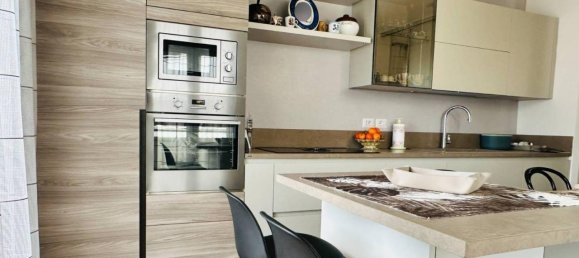 3 rooms Apartment in Pesaro, Italy No. 33093 7