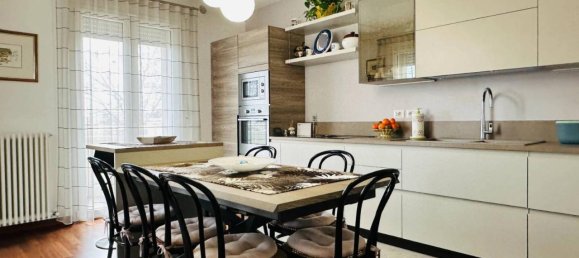 3 rooms Apartment in Pesaro, Italy No. 33093 4