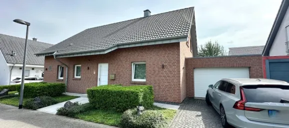 Casa de 3 dormitorios en Grevenbroich, Germany No. 232372 3
