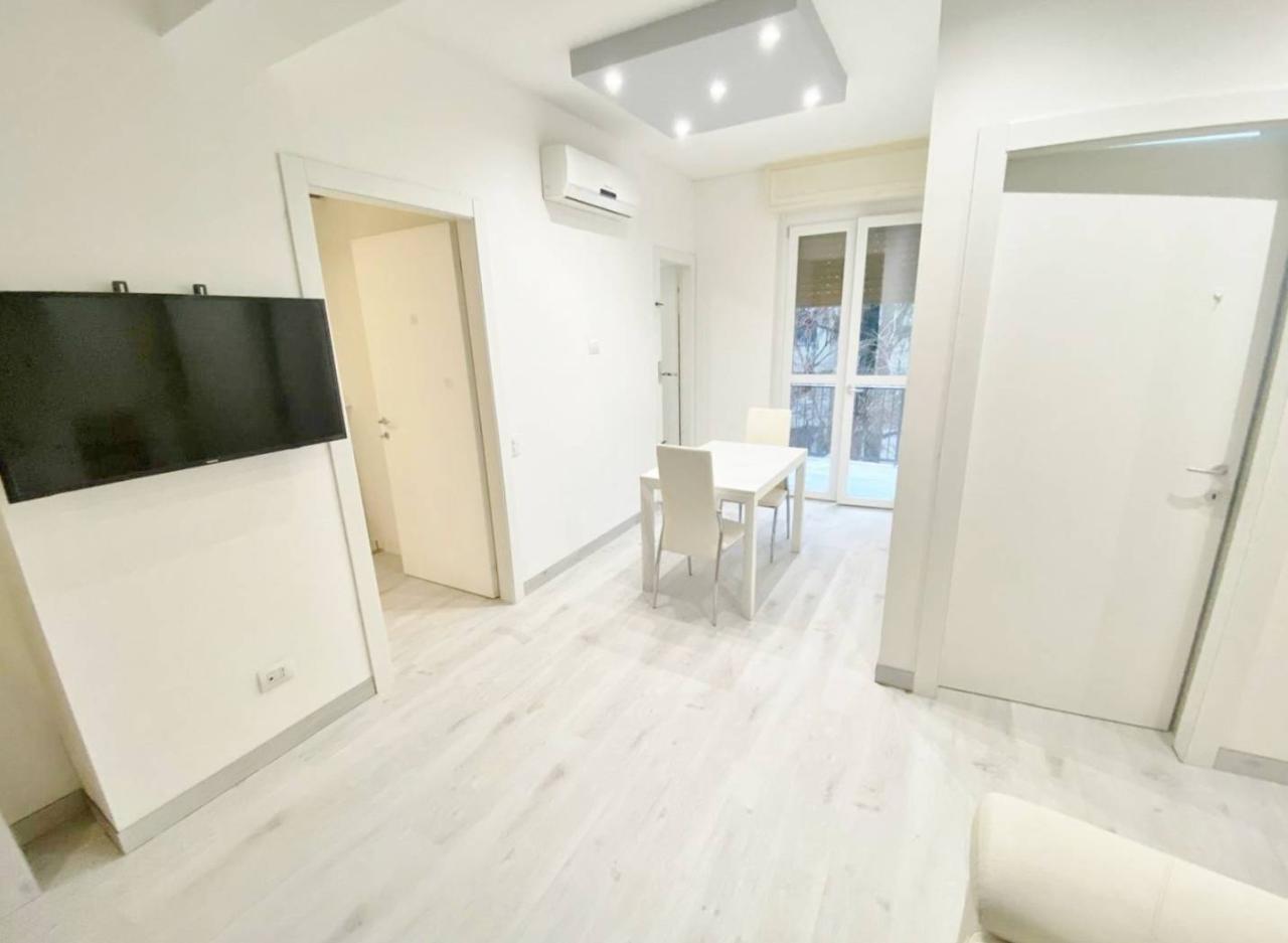2 rooms Apartment in Milan, Italy No. 242493
