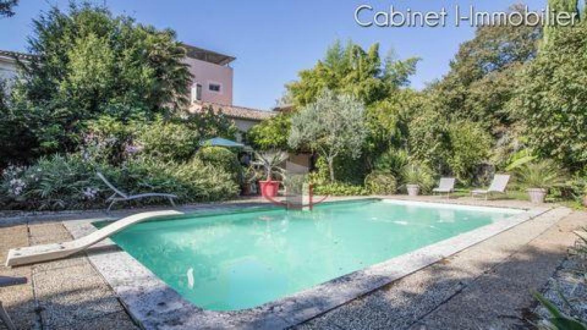 Casa de 15 dormitorios en Bordeaux, France No. 10570