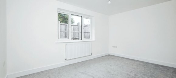 2 bedrooms Bungalow in Kennington, United Kingdom No. 10754 5