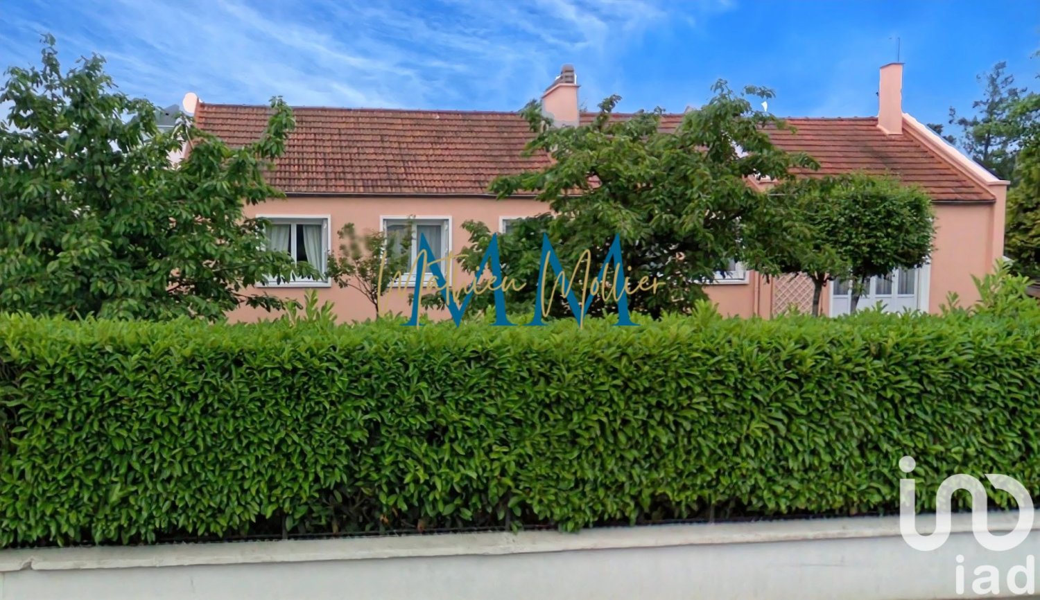 4 bedrooms House in Chartres, France No. 52766