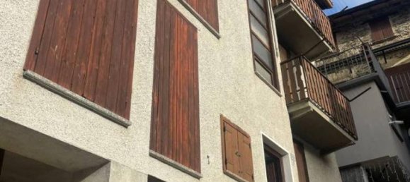 9 rooms House in Pedesina, Italy No. 109351 3