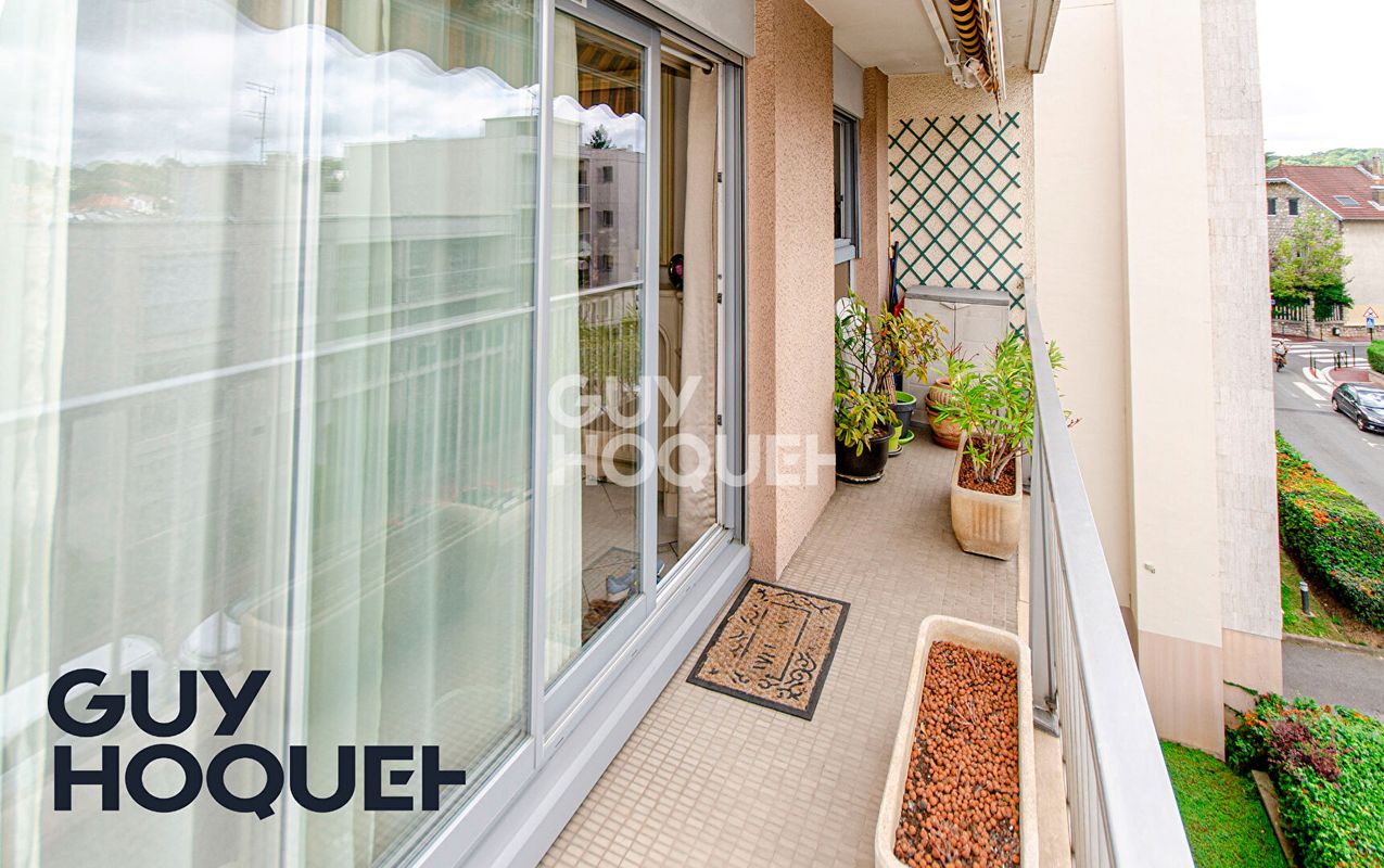 2 bedrooms Apartment in Clamart, France No. 181977