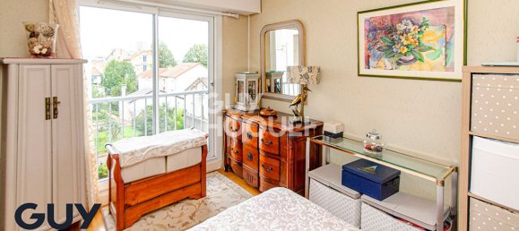 2 bedrooms Apartment in Clamart, France No. 181977 4