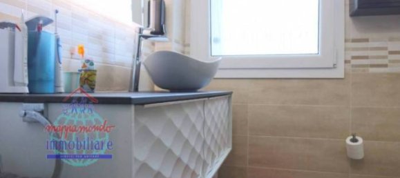 3 Schlafzimmer Villa in Castello d'Argile, Italy, Nr. 333183 16