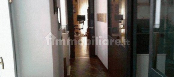 Коммерческая недвижимость с 1 комнатой в Бусто Арсицио, Италия № 346657 4