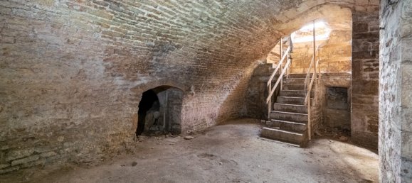 Bâtiment à Langres, France 210m² No. 73535 8