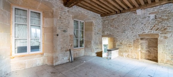 Bâtiment à Langres, France 210m² No. 73535 35