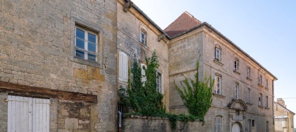 Bâtiment à Langres, France 210m² No. 73535 24