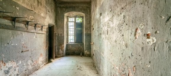 Bâtiment à Langres, France 210m² No. 73535 36