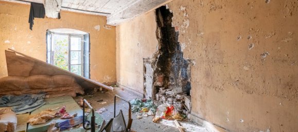 Bâtiment à Langres, France 210m² No. 73535 20