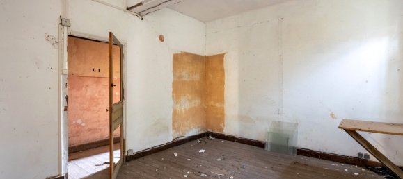 Bâtiment à Langres, France 210m² No. 73535 34