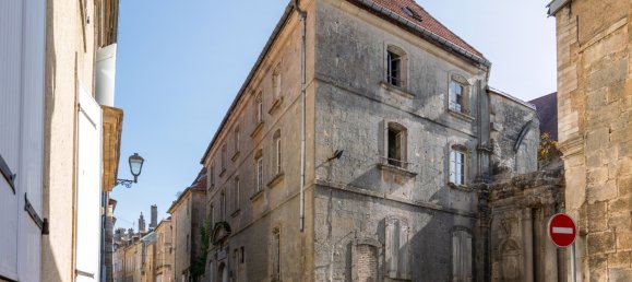 Bâtiment à Langres, France 210m² No. 73535 25