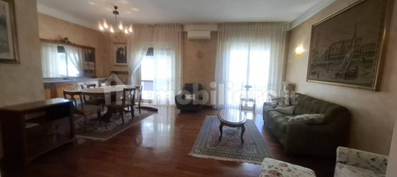2 bedrooms Apartment in Pescara, Italy No. 33773 3