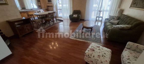 2 bedrooms Apartment in Pescara, Italy No. 33773 4