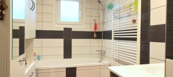 Casa de 4 dormitorios en Morangis, France No. 53527 13