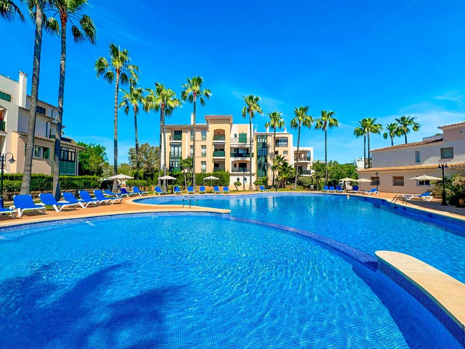 Apartamento T3 em Nova Santa Ponsa, Spain N.º 189795