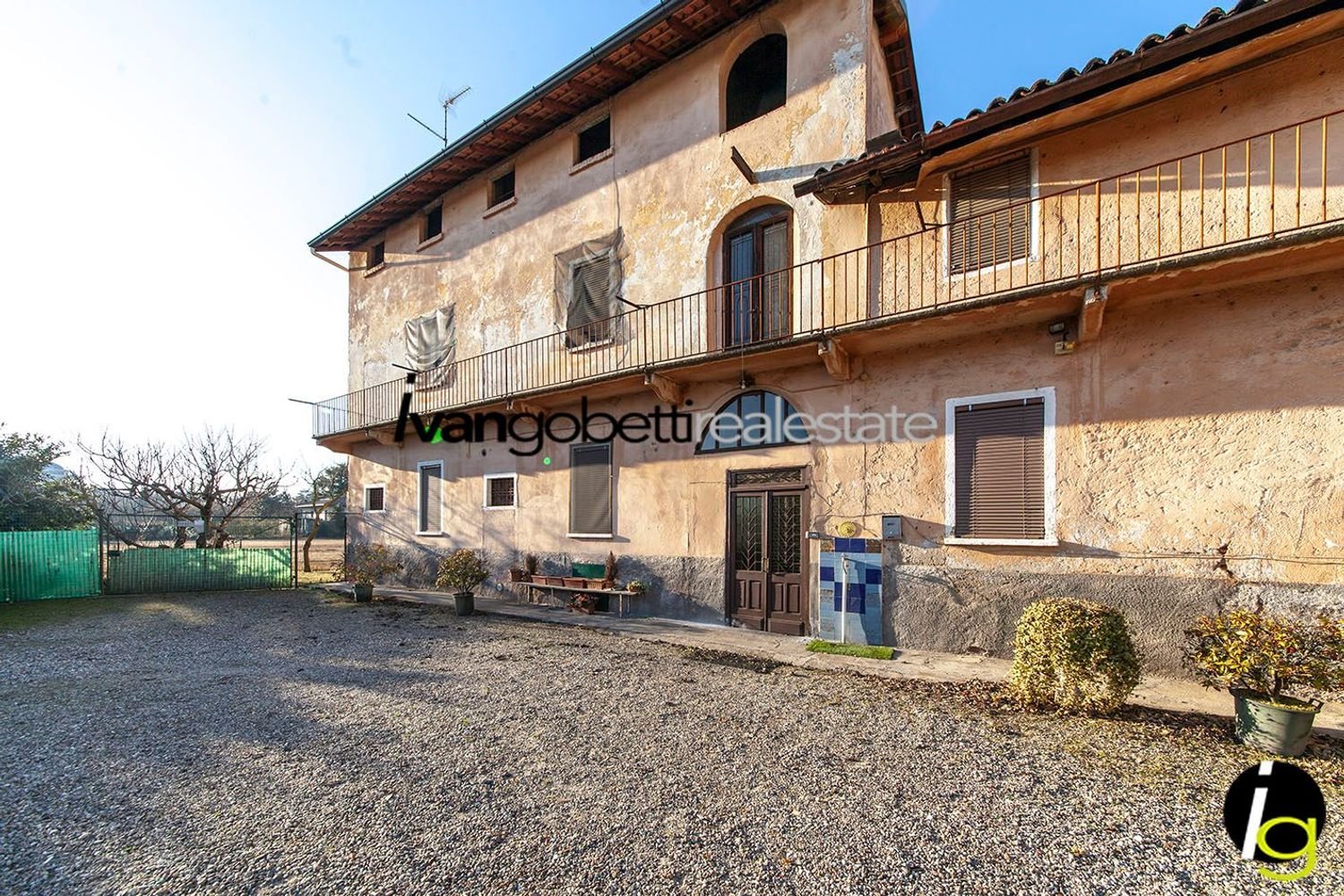 12-Zimmer Haus in Busto Arsizio, Italy, Nr. 312019