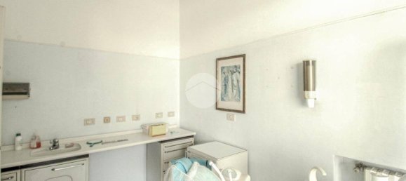 5-salle Bureau à Codogno, Italy No. 323283 11