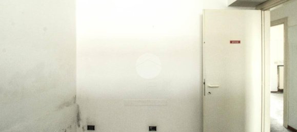 5-salle Bureau à Codogno, Italy No. 323283 7