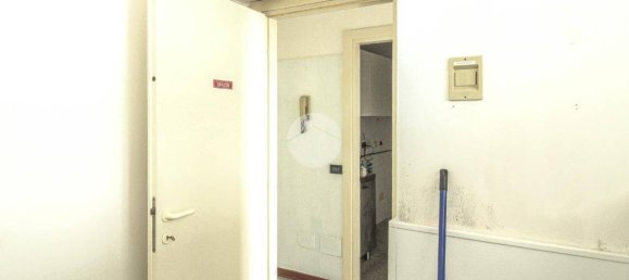 5-salle Bureau à Codogno, Italy No. 323283 6