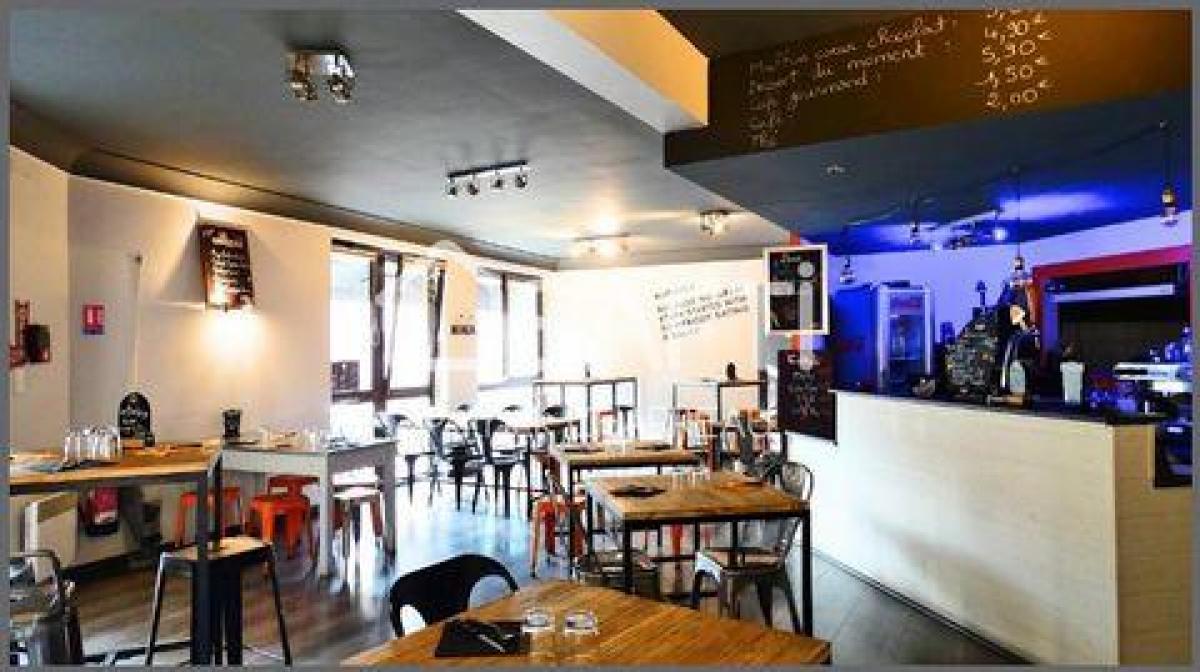 Bureau à Brive-la-Gaillarde, France 100m² No. 19318