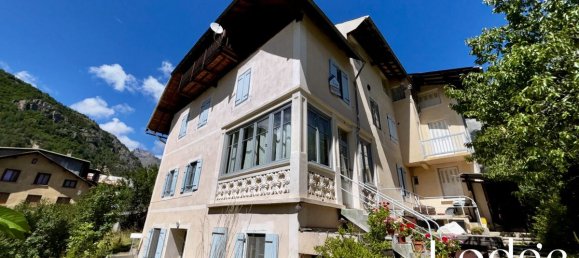 Дом с 18 спальнями в Верхние Альпы, Франция № 277601 3