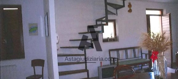 Apartamento de 7 divisões em Foligno, Italy N.º 192718 12