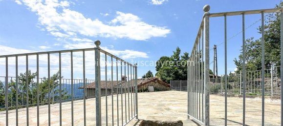 10 rooms House in Barga, Italy No. 309766 8