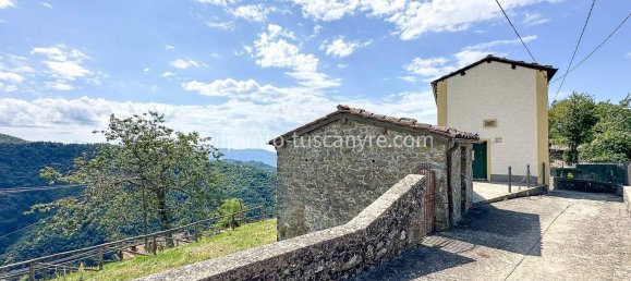 10 rooms House in Barga, Italy No. 309766 3