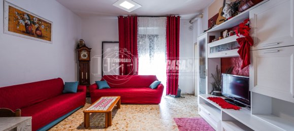 3 bedrooms Apartment in Vignola, Italy No. 328682 13