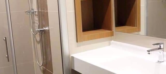 1 bedroom Condo in Phaya Thai, Thailand No. 4542 10